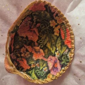 Floral decoupage shell dish